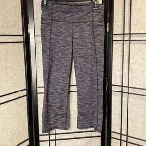 Athleta capri leggings size small inseam 20 inches- leg opening 7 inches!